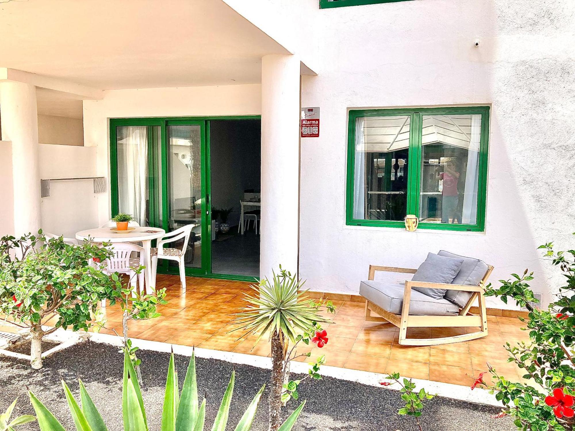 Ground Floor Apartment With Pool, Next To The Beach Costa Teguise Bagian luar foto